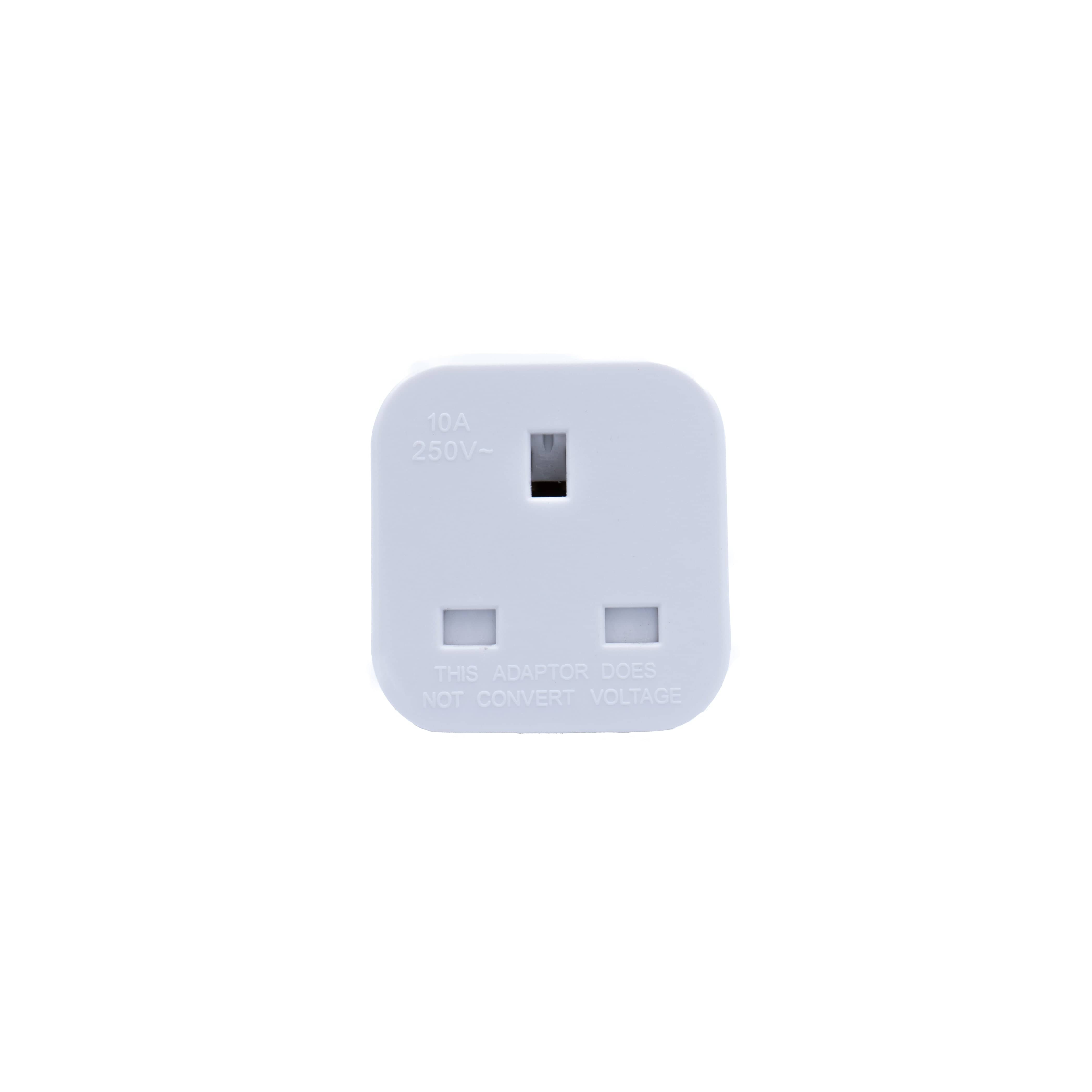 Weisser UK zu CH Steckdosenadapter von vorne