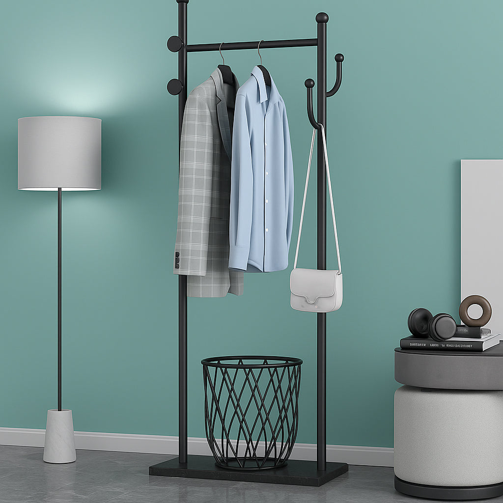 Kleidungsregal mit Wäschekorb