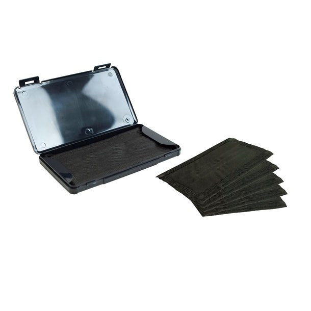 Fünf schwarze Masken Set mit schwarzer Aufbewahrungsbox